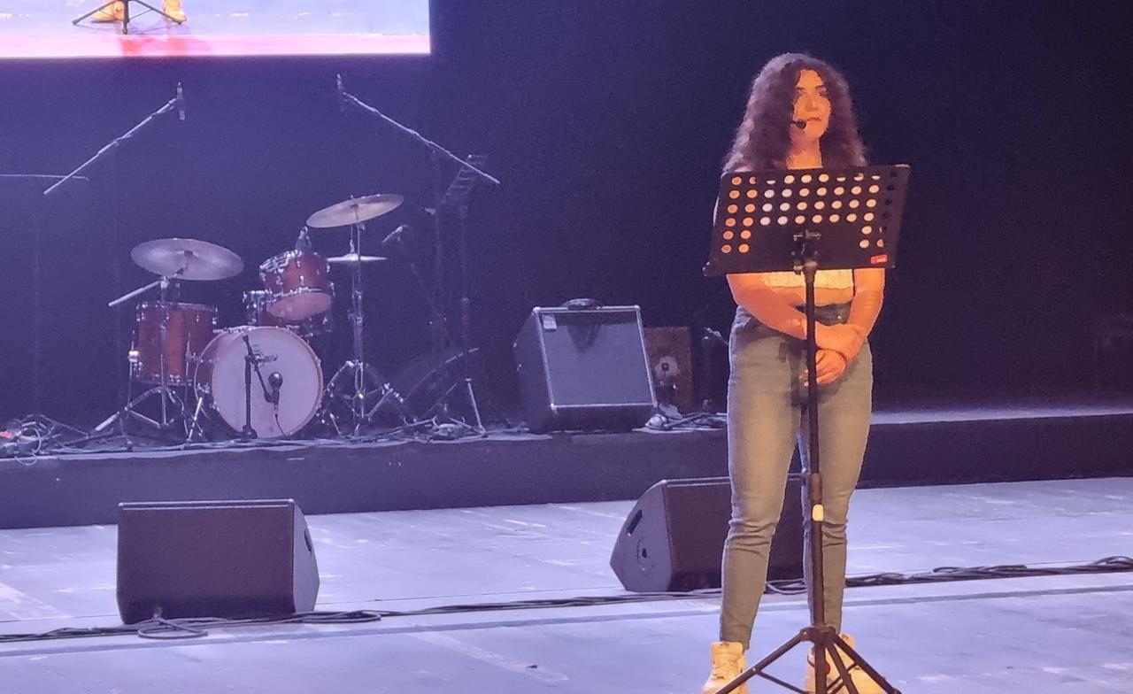 Esibizioni, reading, racconti e applausi: è la festa della Nuov@Scuola sul palco del teatro comunale di Sassari