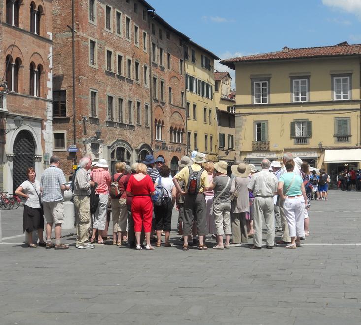 Turismo a Lucca, sarà l’estate degli stranieri: «A giugno e luglio tante prenotazioni»
