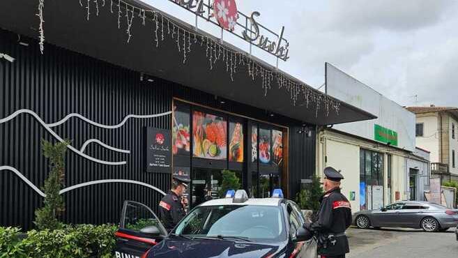 Carabinieri intervenuti dopo il tentato furto al ristorante giapponese