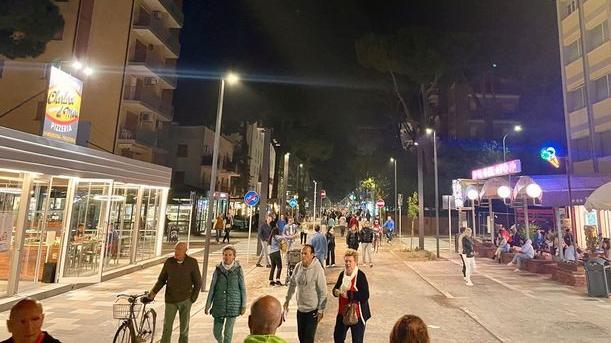 Lido Estensi, la nuova vita di viale Carducci dopo lavori lumaca e polemiche