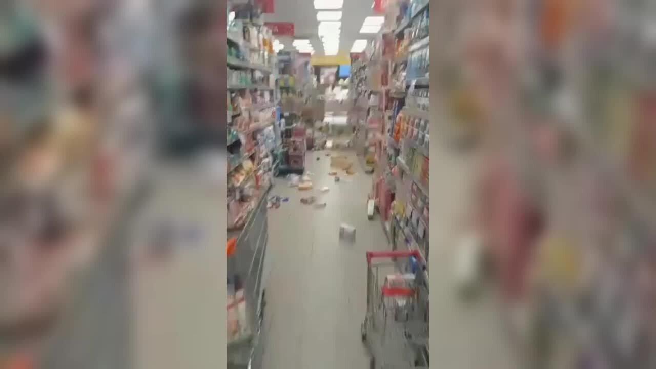 <p>Terremoto ai Campi Flegrei, i danni nei supermercati</p>