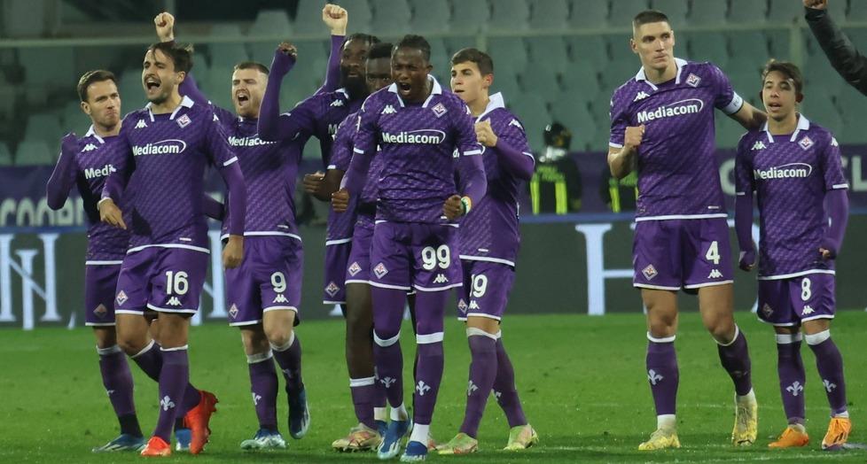 L’esultanza dei giocatori viola