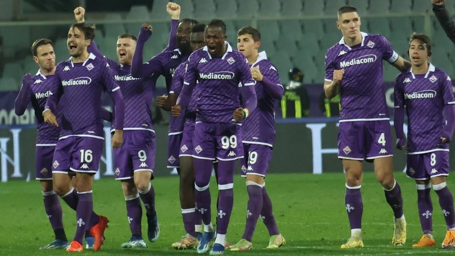 L’esultanza dei giocatori viola