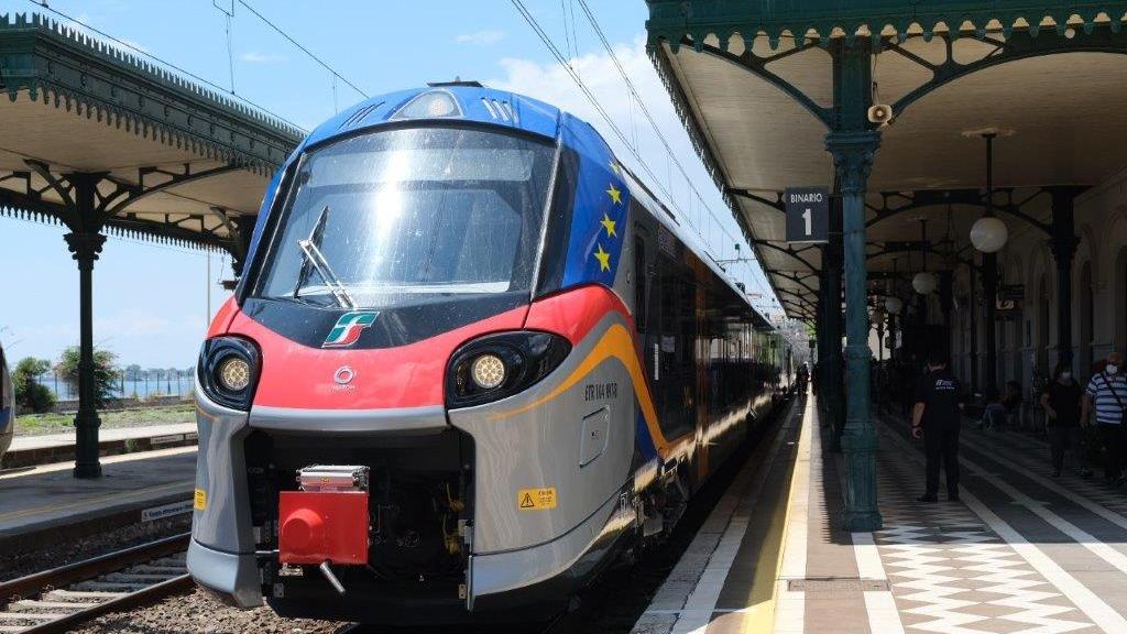 In vacanza in treno, Trenitalia aumenta le Frecce per la Riviera e il Trentino