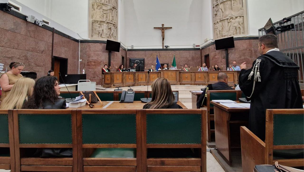 Uccise i suoceri a Porto Torres, il pm chiede l’ergastolo per Fulvio Baule: «Ha agito con crudeltà»