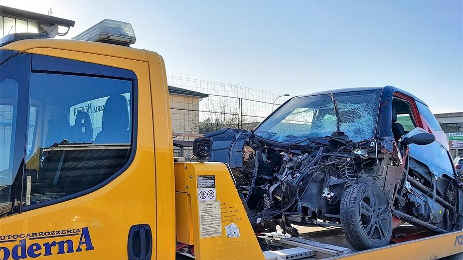 Longastrino, pirata in fuga dopo l’incidente. Perde la targa e viene rintracciato