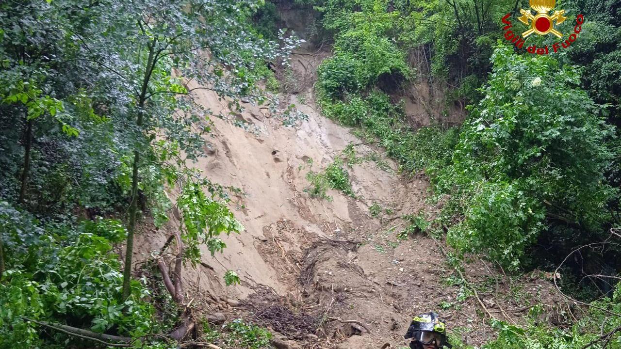 Maltempo nel Modenese, frana a Savignano dopo il nubifragio