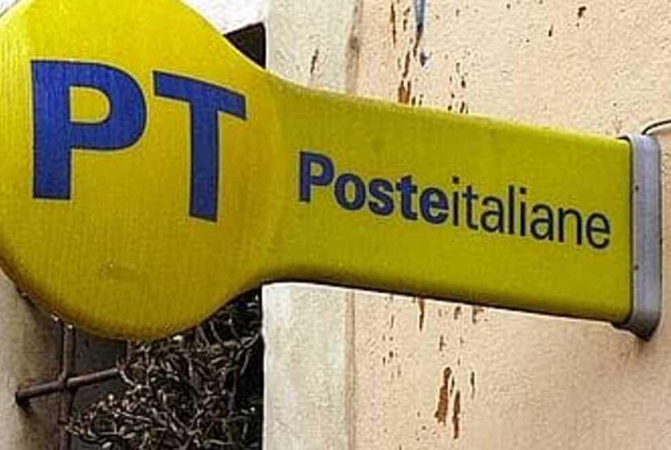 Forte dei Marmi, dipendente delle Poste licenziata per un bonifico