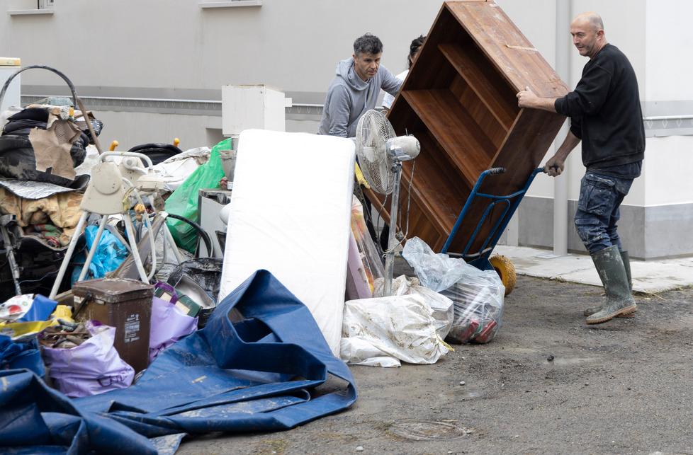 Fango, danni e tanta paura. È l’Emilia, sembra la Romagna