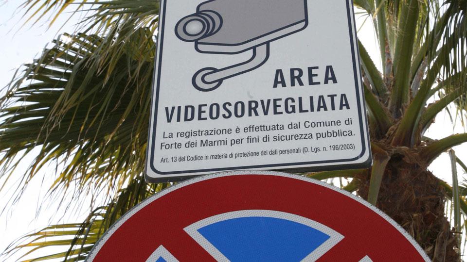 A Forte dei Marmi torna la Ztl, “fabbrica” di multe: «Ma così garantiamo sicurezza»