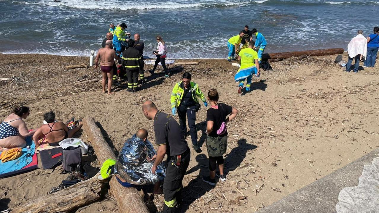 I soccorsi sulla spiaggia