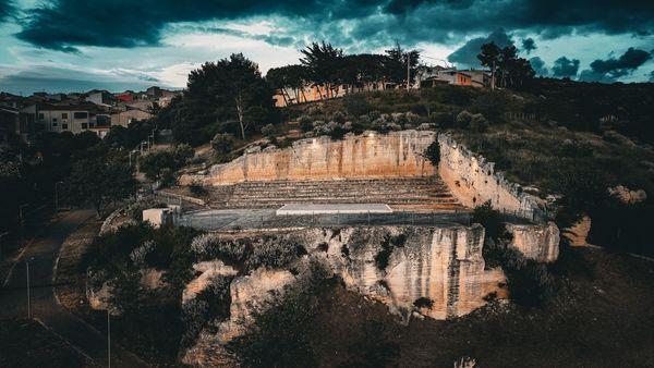 Sabato 25 maggio nell’ex cava di Sennori musica elettronica con vista sull’Asinara