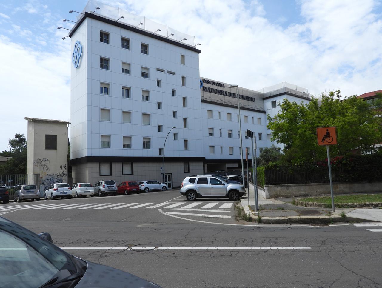 
	La clinica Madonna del Rimedio

