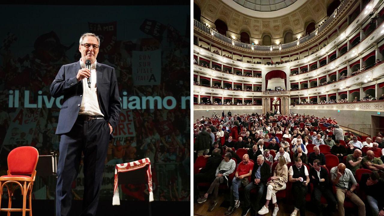 
	A sinistra Andrea Locatelli sul palco del Goldoni; a destra la platea (Foto di Franco Silvi)

