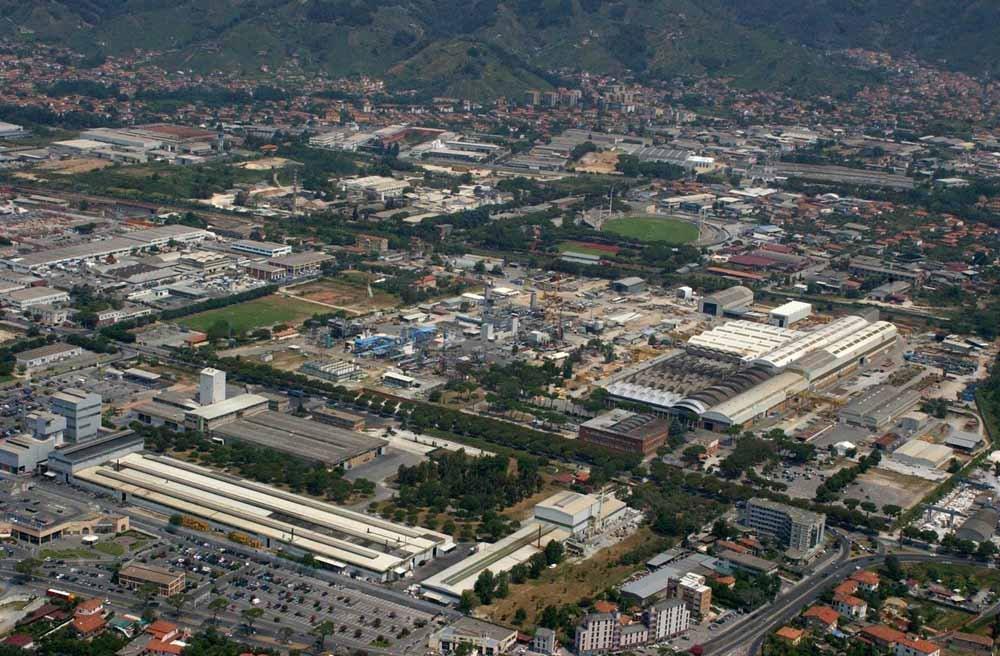 Un’immagine della Zona Industriale Apuana, simbolo del sistema imprese della Provincia