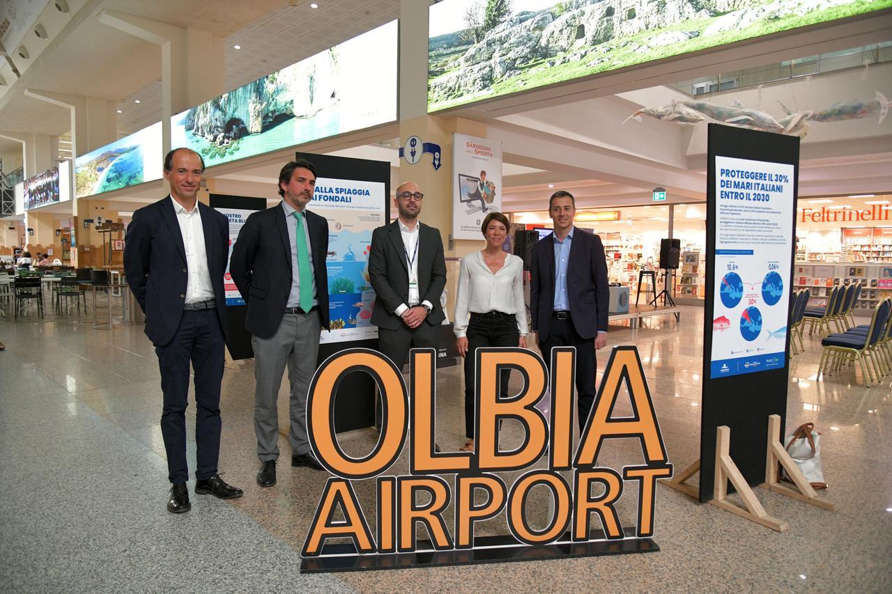Gli aeroporti di Olbia e Alghero uniscono le forze: «Così tuteliamo i nostri mari»