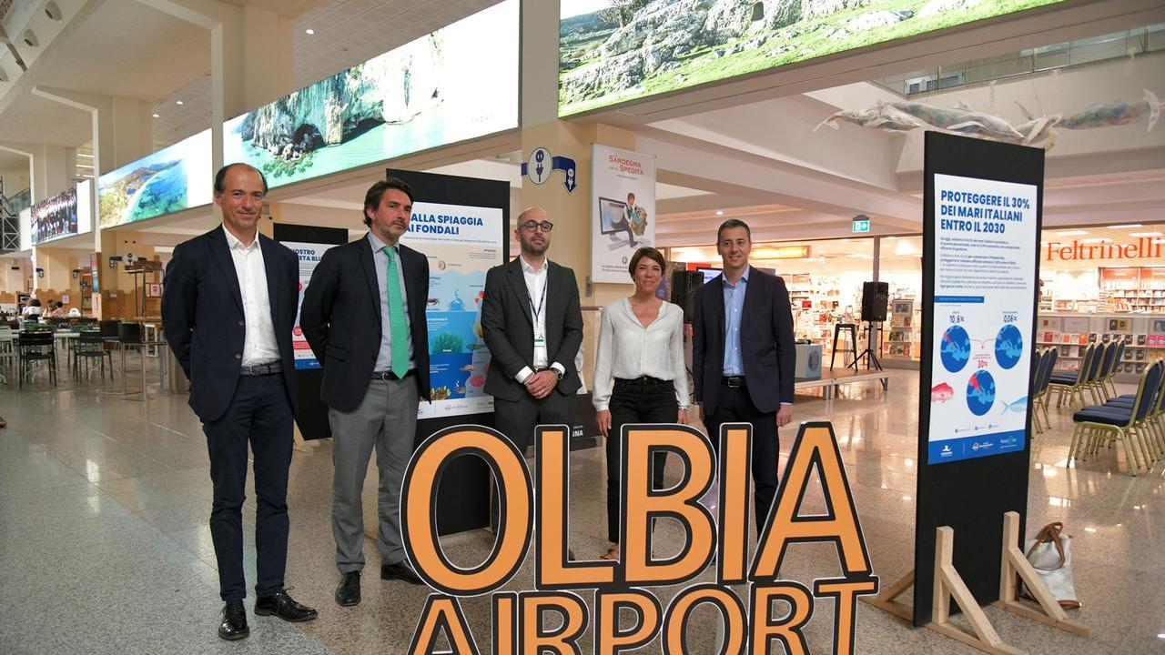 Gli aeroporti di Olbia e Alghero uniscono le forze: «Così tuteliamo i nostri mari»