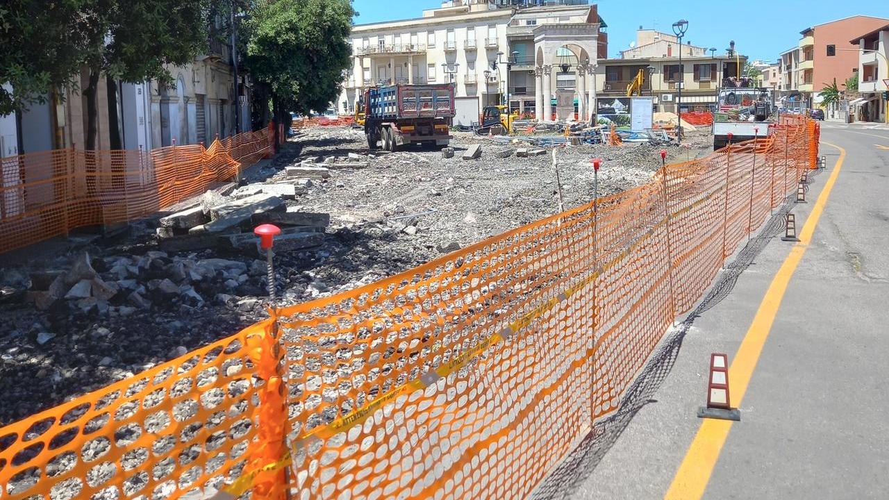 Lavori in piazza Mariano