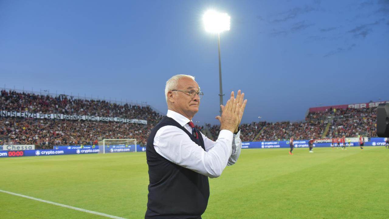 Il Cagliari perde contro la Fiorentina, Claudio Ranieri esce tra gli applausi nella sua gara d’addio al calcio
