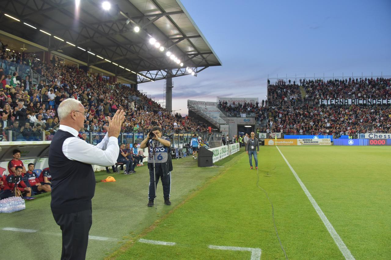 L’ultima conferenza stampa di Claudio Ranieri al Cagliari: «Sostenete questi ragazzi»