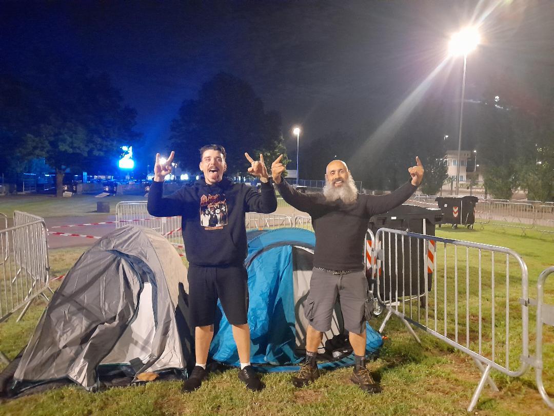 AC/DC, ecco i primi due fan dei 100.000 attesi alla Rcf Arena: “Un viaggio nella leggenda”