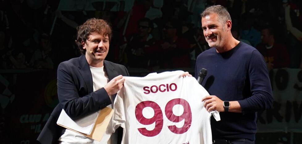 L’assist di Cristiano Lucarelli al piano Locatelli: «Progetto per chi ama il Livorno, io ci sono»