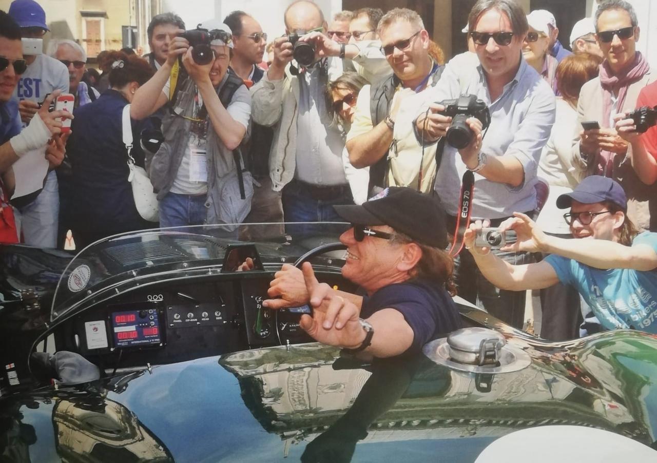 «Quando Brian Johnson degli Ac/Dc venne a Reggio Emilia con la sua Jaguar per la 1000 Miglia»