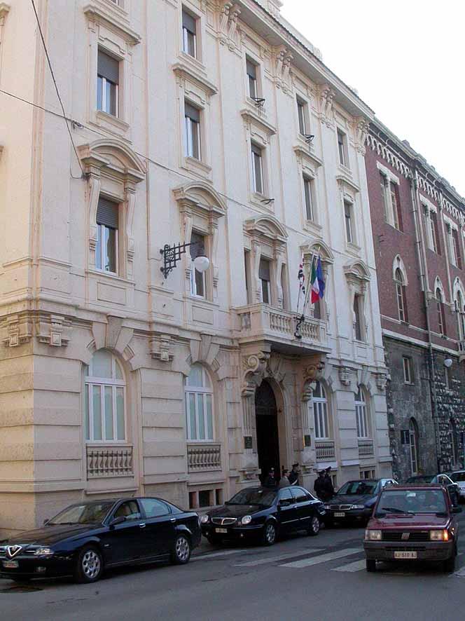 Cagliari unica città in cui è vietato legare la bici a un palo: la Fiab ricorre al Consiglio di Stato