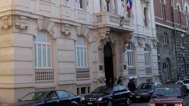 Cagliari unica città in cui è vietato legare la bici a un palo: la Fiab ricorre al Consiglio di Stato