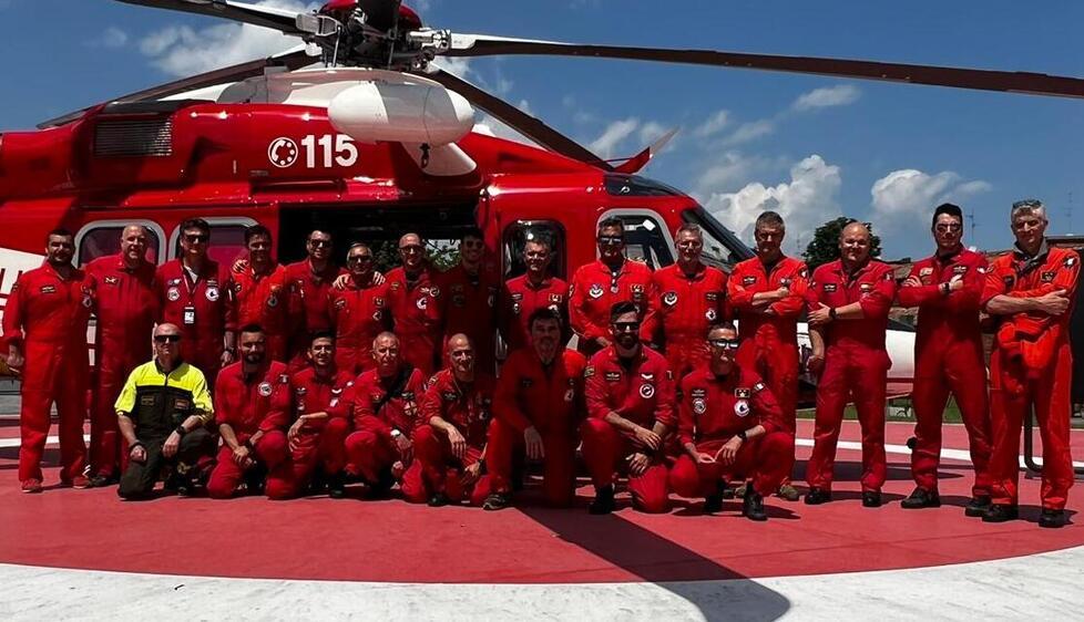 Modena, vigili del fuoco in festa per i 70 anni dei reparti volo