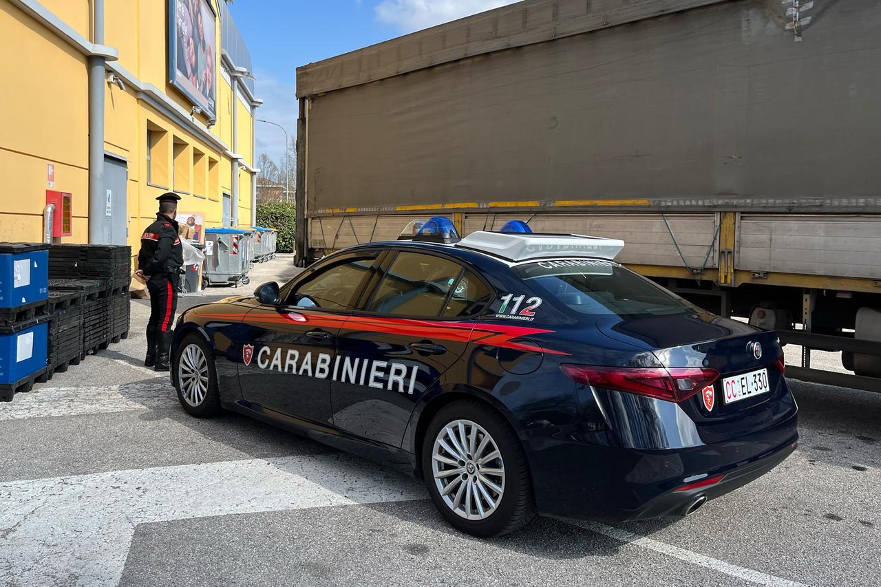 Codigoro, vende superalcolici a due 12enni: barista denunciato