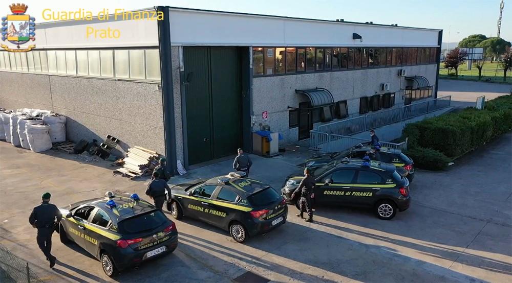 Prato, aziende intestate a prestanome per non pagare i contributi: 161 rinviati a giudizio