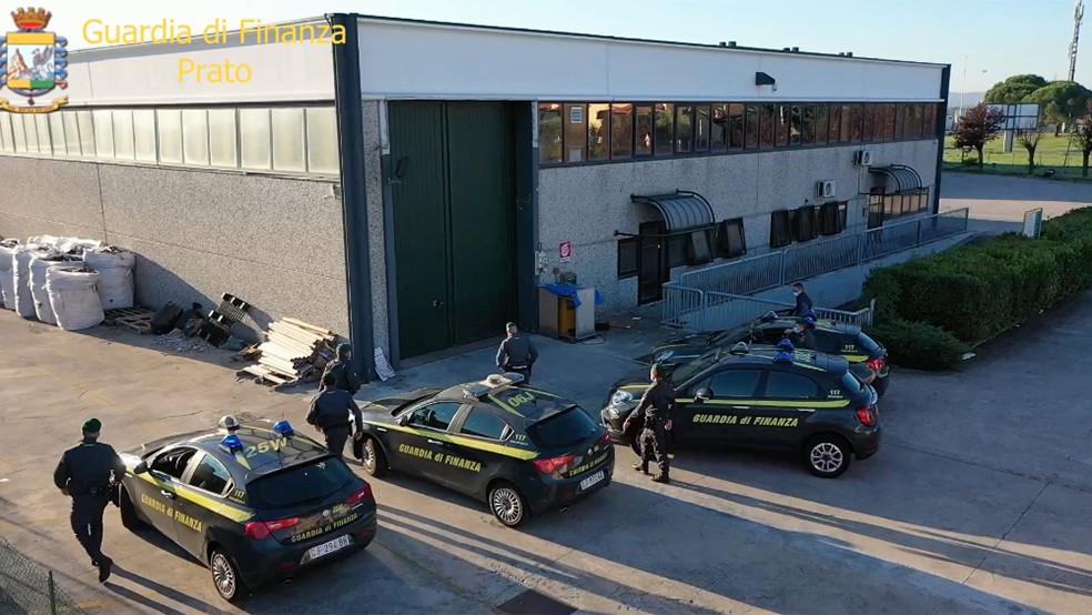Prato, aziende intestate a prestanome per non pagare i contributi: 161 rinviati a giudizio