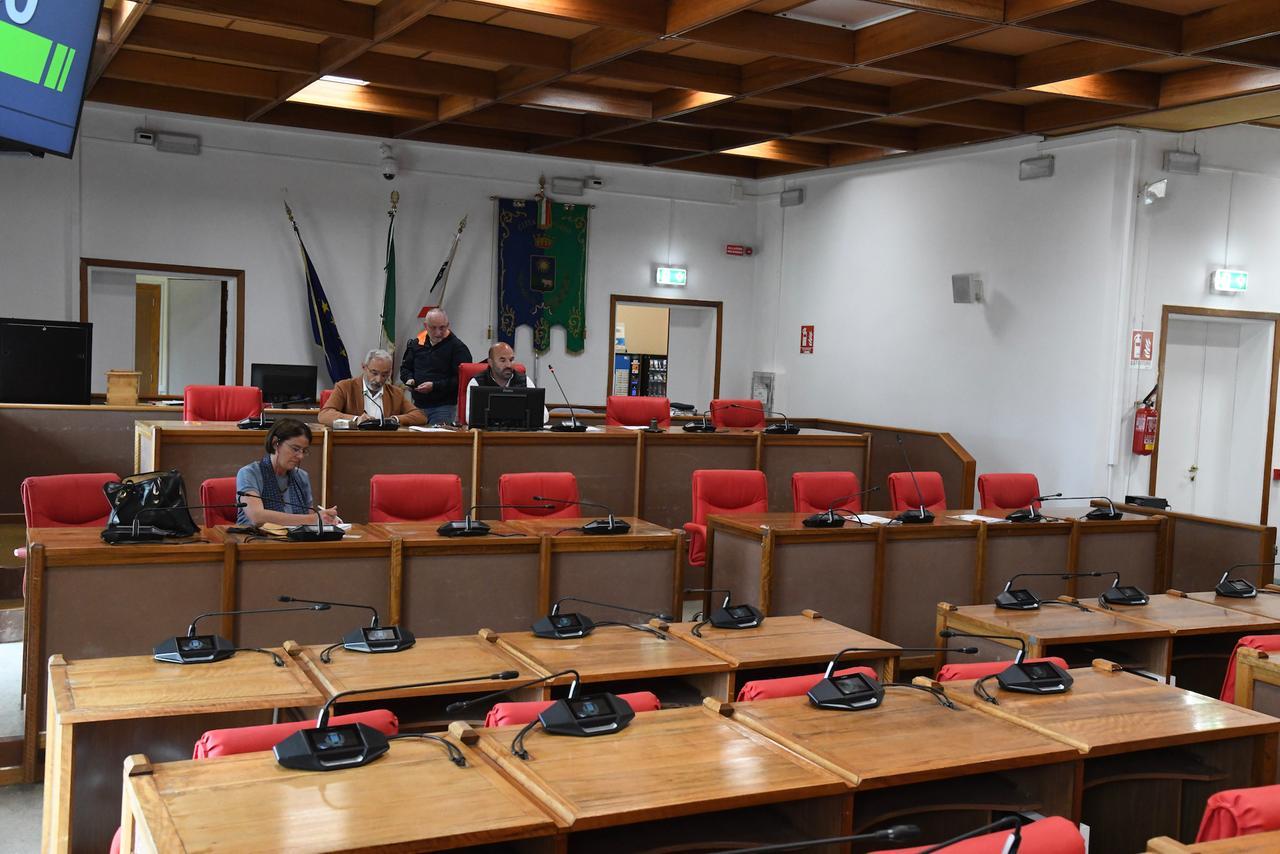 
	Aula deserta al consiglio comunale (foto di Massimo Locci)

