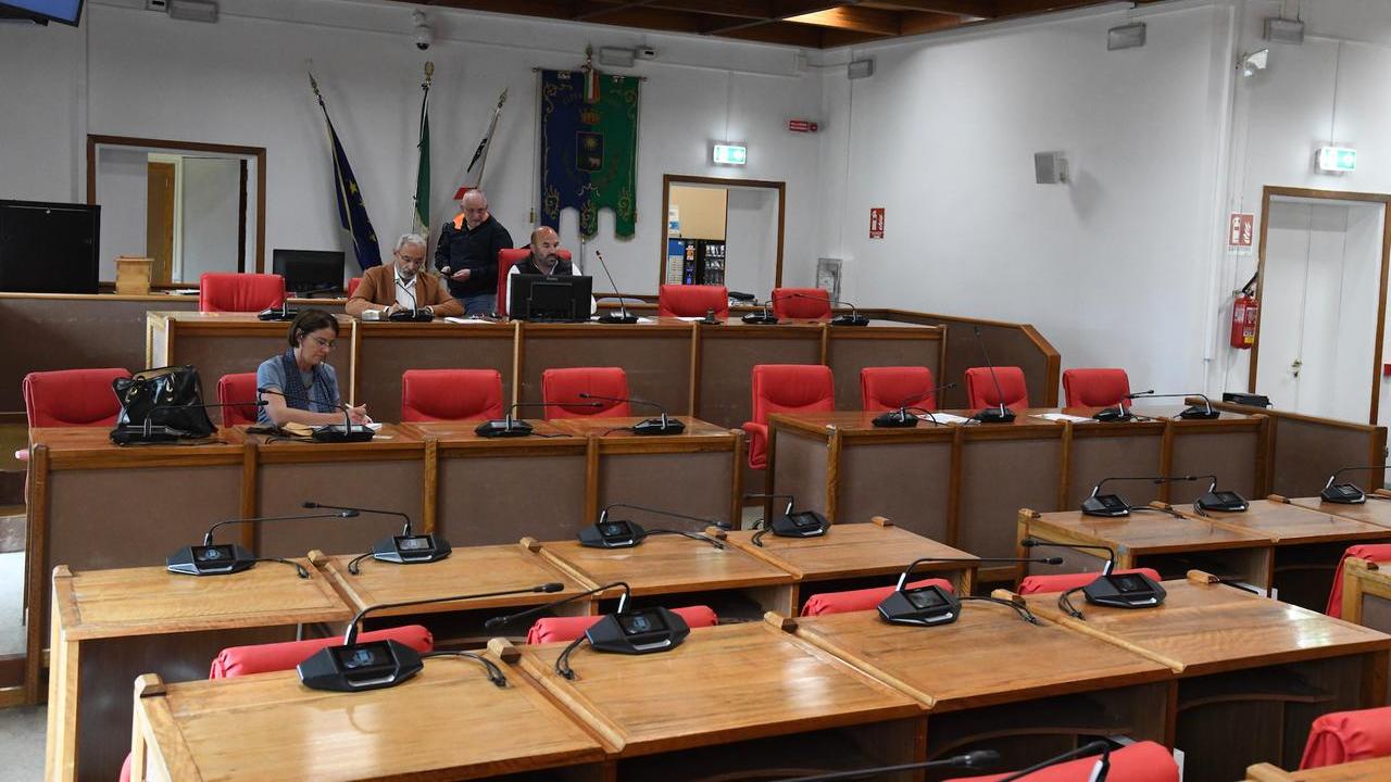 Aula deserta al consiglio comunale (foto di Massimo Locci)