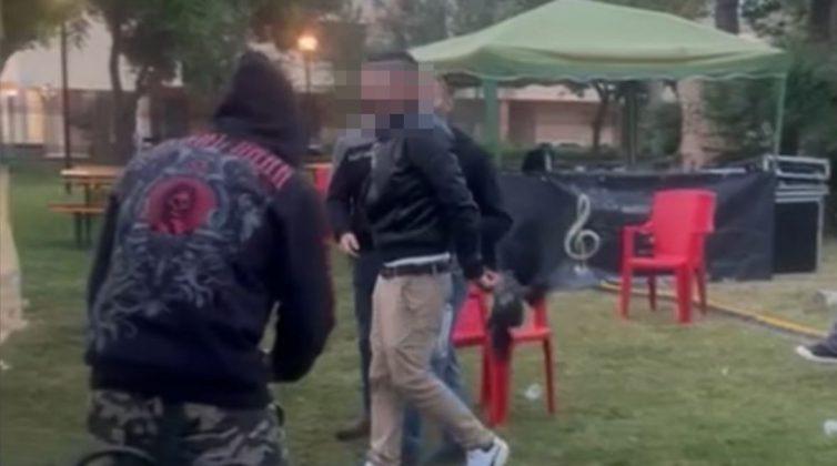 Strappa la testa a un uccellino e si filma: il video choc girato a Porto Torres