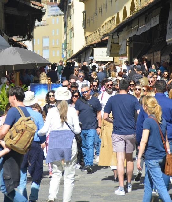Turisti sul Ponte Vecchio