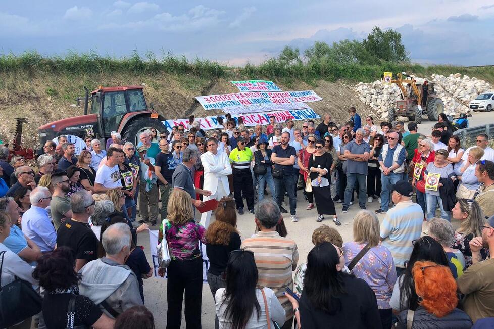 Discarica di Finale Emilia, arriva “Striscia la notizia”