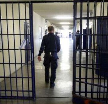 Modena, detenuto aggredisce agente al Sant'Anna