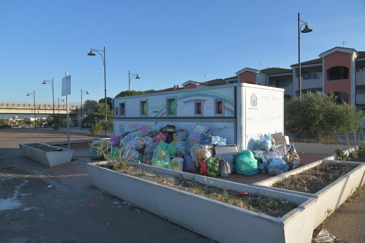 
	L'ecobox&nbsp;di via Veronese (foto Vanna Sanna)

