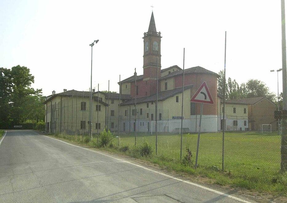 Modena, festa di compleanno in parrocchia: arriva una banda e scoppia la rissa<br>
