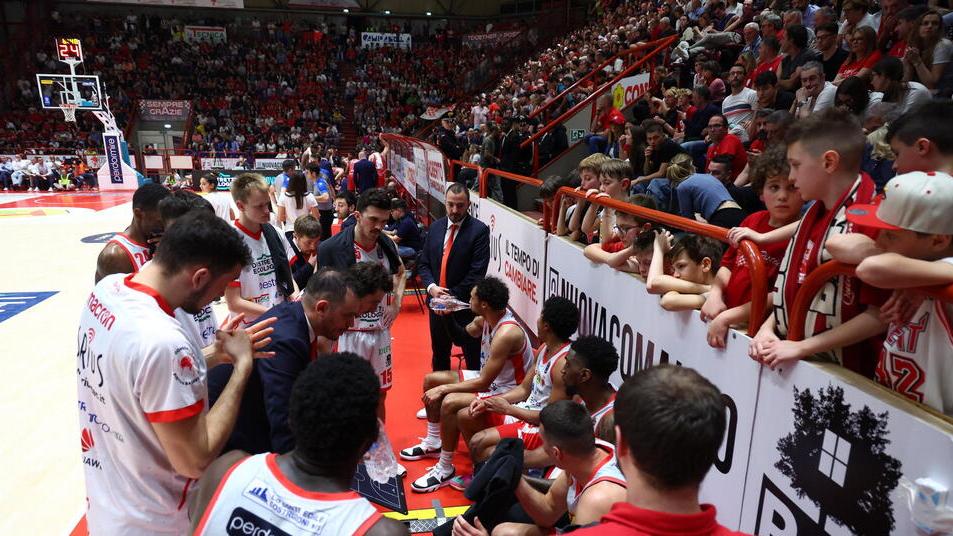 Brienza durante un time out (foto Nucci)