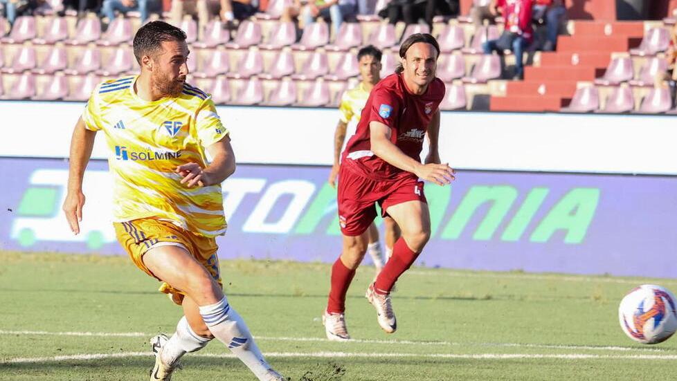 Regoli segna il gol del decisivo 1-0 del match di andata (foto UsFg)