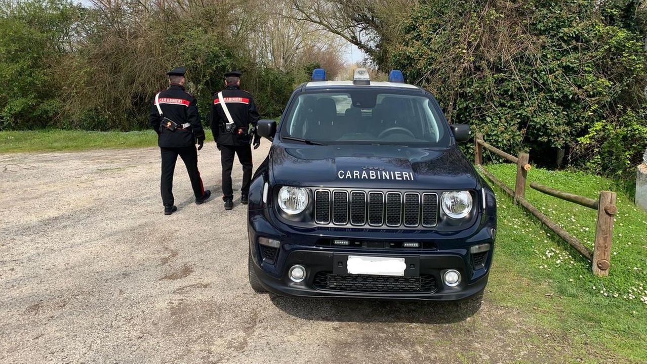 Medelana, anziano di 96 anni cade nel canale: salvato dai carabinieri