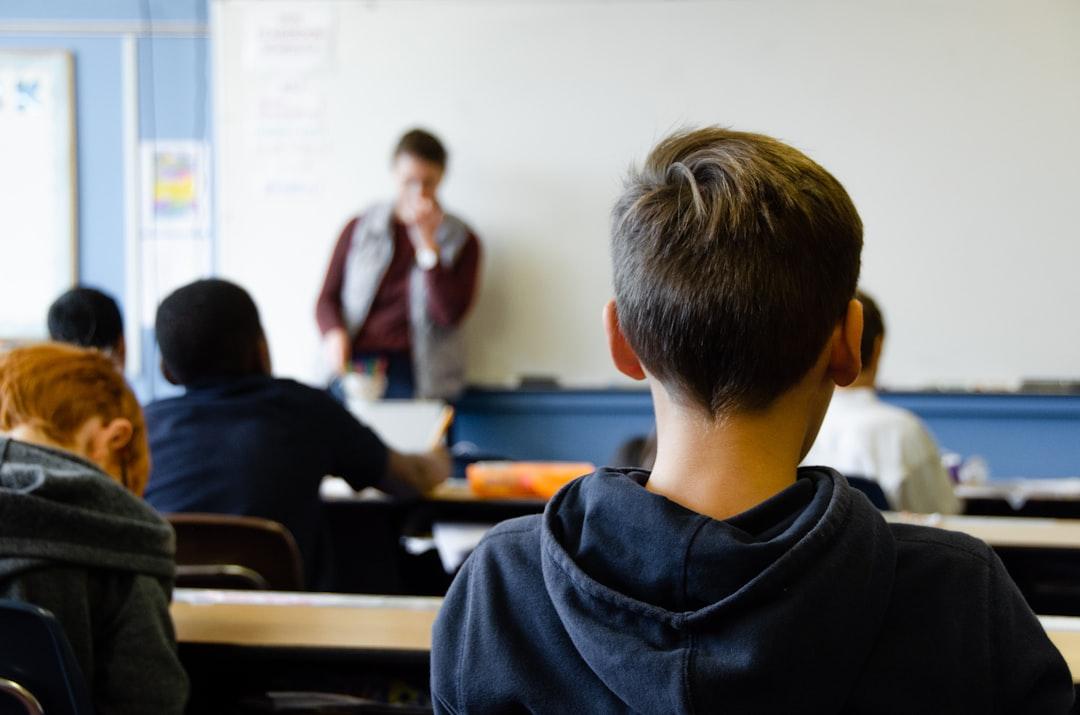 La lettera aperta di un prof precario a 51 anni: «Quattordici anni a scuola, ora non so se avrò un futuro per leggi ingiuste»