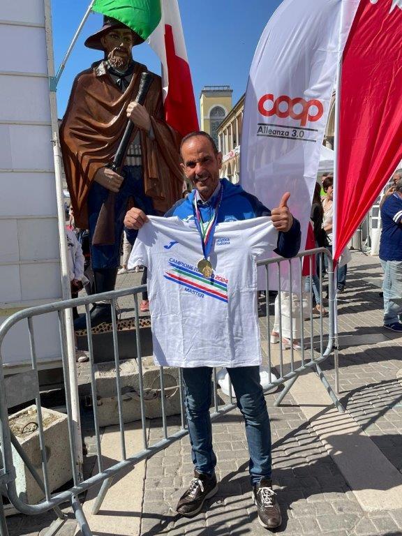 Il portotorrese Marco Spina è campione italiano senior nella “100 chilometri del Passatore”