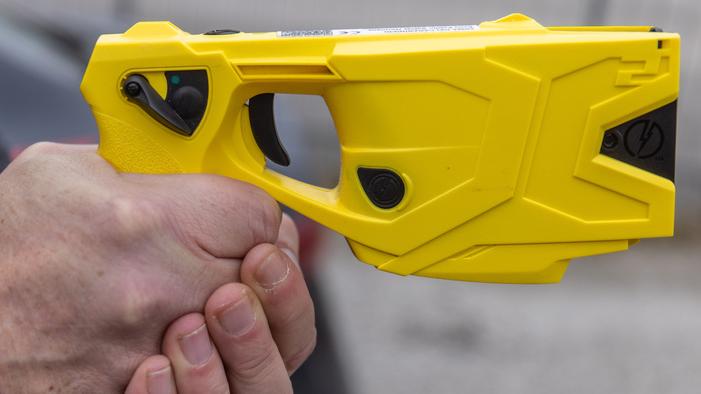 Ferrara: per il taser oggi parte la sperimentazione