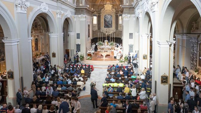 Riapre il Duomo di Finale e Papa Francesco invia il suo saluto: «Ci si può rialzare dopo le macerie»