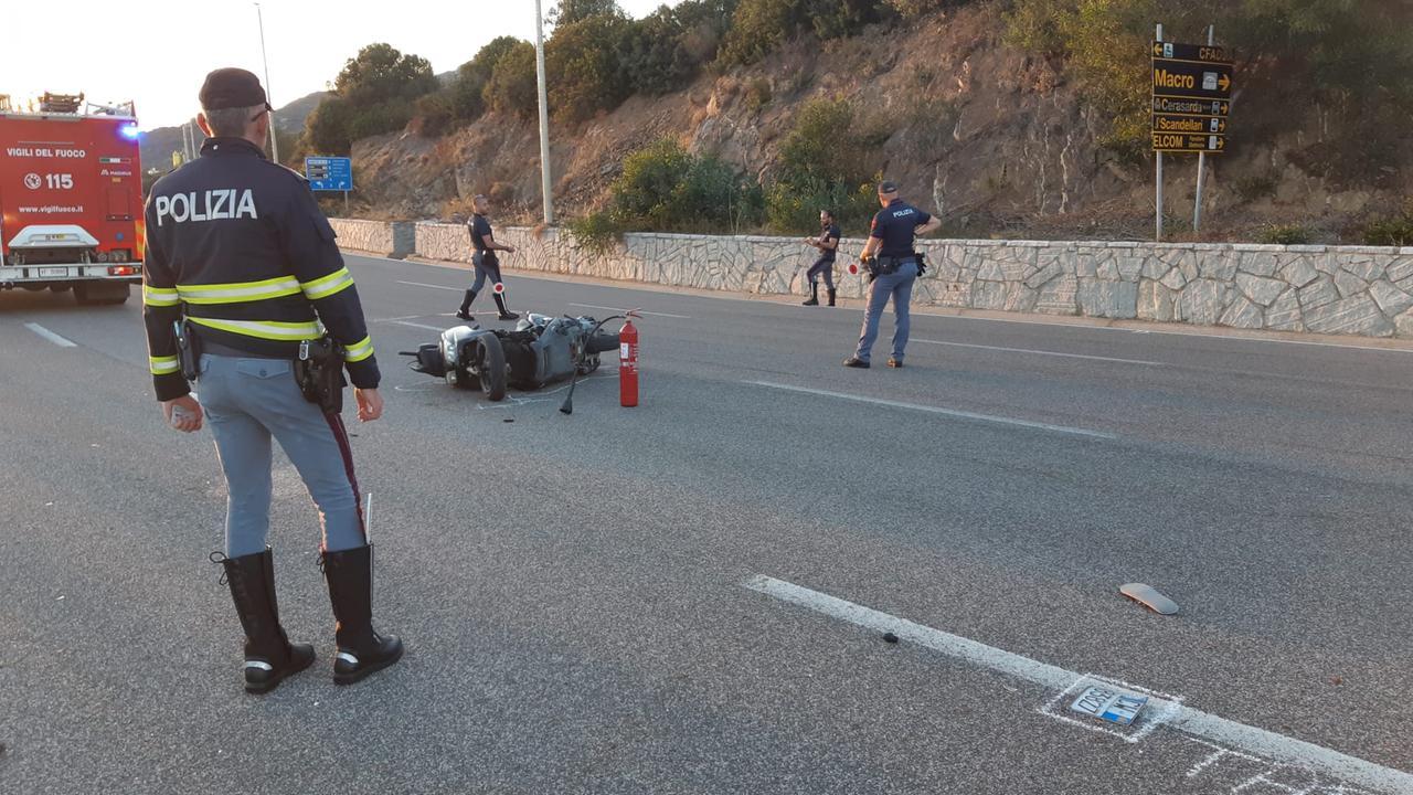 Olbia, si schianta con la moto sul guard rail della rotatoria: 52enne trasportato a Sassari con l’elicottero, è grave