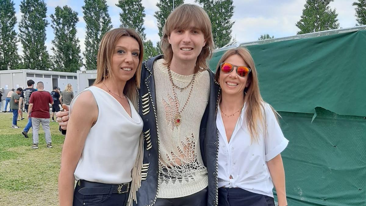 Thomas Raggi dei Måneskin al concerto degli Ac/Dc «Sarebbe bellissimo suonare alla Rcf Arena»